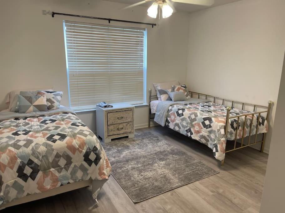 Adorable 3Br/2Ba W/ Garage 2Min Walk Ecu Health Villa Greenville Kültér fotó